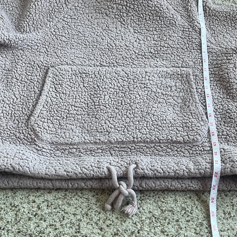 american eagle Women's pink fuzzy hooded Sweater - Picture 6 of 7